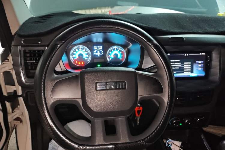 Used Jinbei Gold Hiace 2024 2.0L Travel Lion Passenger Vehicle 5/6/7-Seater CNG Central Air Conditioning Steering Wheel