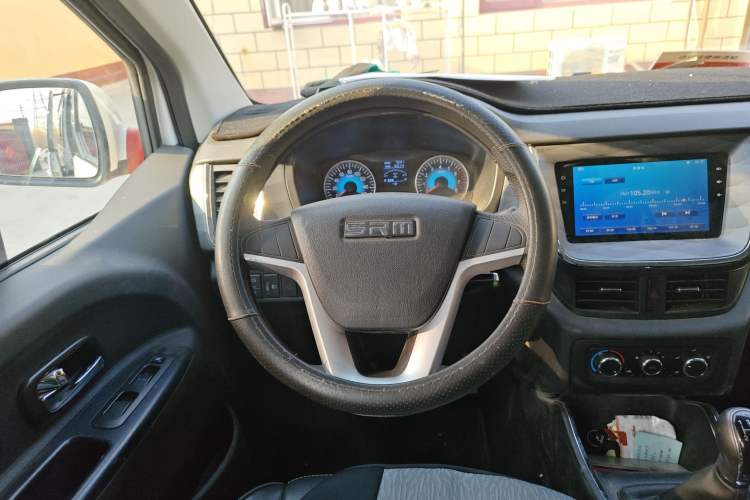 Used Jinbei Gold Hiace 2024 2.0L Travel Lion 5/6/7-Seater Central Air Conditioning Steering Wheel