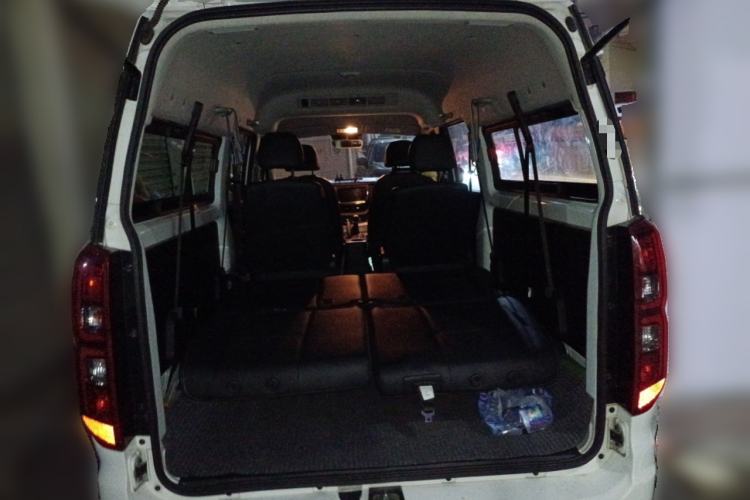 Used Jinbei Gold Hiace 2024 1.5L Travel Lion Commercial Version 7-Seater Trunk