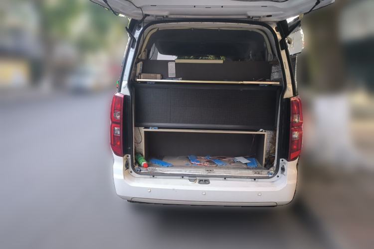Used Jinbei Gold Hiace 2024 2.0L Travel Lion Passenger Vehicle 5/6/7-Seater CNG Central Air Conditioning Trunk