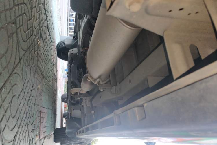 Used Jinbei Gold Hiace M Classic 2023 1.5L Travel Lion Passenger Vehicle 5/6/7 Seats Chassis Rear Right