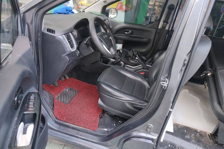 Used Jinbei Gold Hiace M Classic 2023 1.5L Travel Lion Passenger Vehicle 5/6/7 Seats Driver Seat