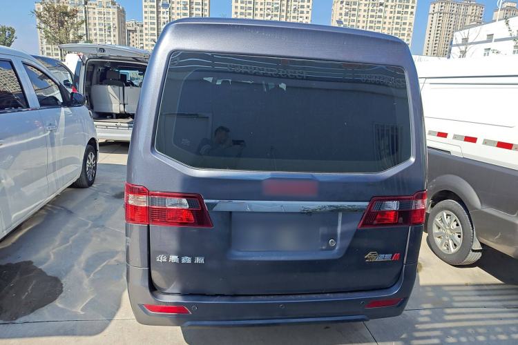 Used Jinbei Gold Hiace M Classic 2023 Panda Edition 1.5L Travel Lion Passenger Van 5/6/7 Seats Exterior 4