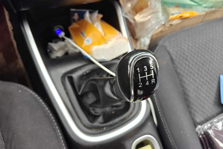 Used Jinbei Gold Hiace M Classic 2022 1.5L Engineering Lion Passenger Vehicle 5 Seats Gear Lever