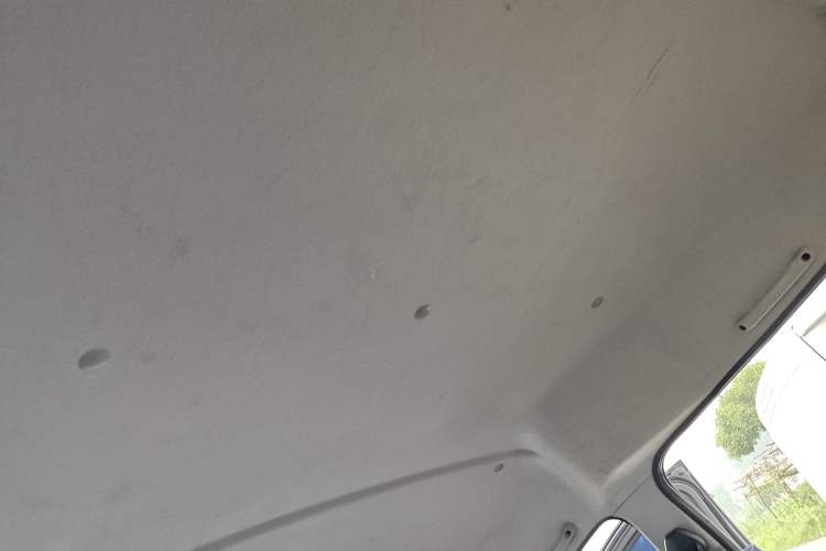 Used Jinbei Gold Hiace M Classic 2022 1.5L Engineering Lion Passenger Vehicle 5 Seats Headliner