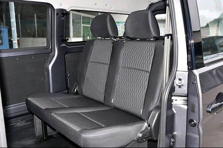 Used Jinbei Gold Hiace M Classic 2023 Panda Edition 1.5L Travel Lion Passenger Van 5/6/7 Seats Interior 1