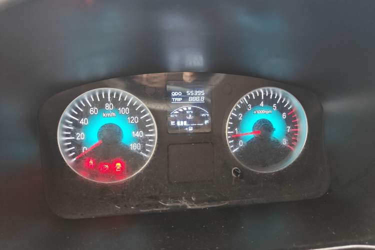 Used Jinbei Gold Hiace M Classic 2022 1.5L Engineering Lion Passenger Vehicle 5 Seats Odometer Close Up