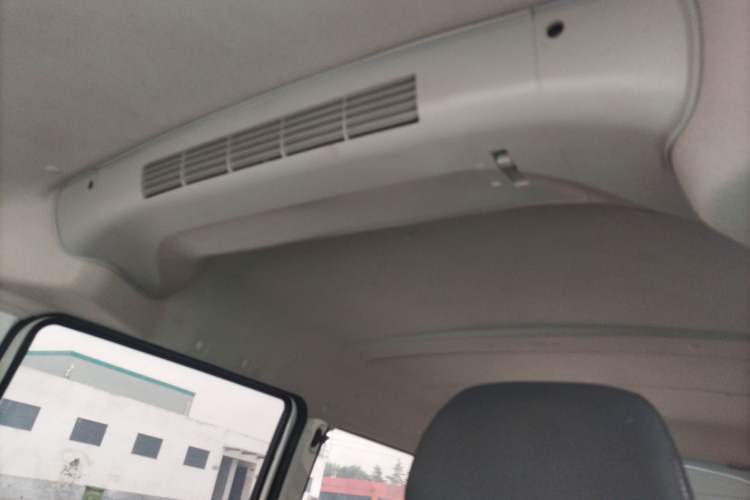 Used Jinbei Gold Hiace M Classic 2024 1.5L Engineering Lion Passenger Vehicle 6 Seats Headliner