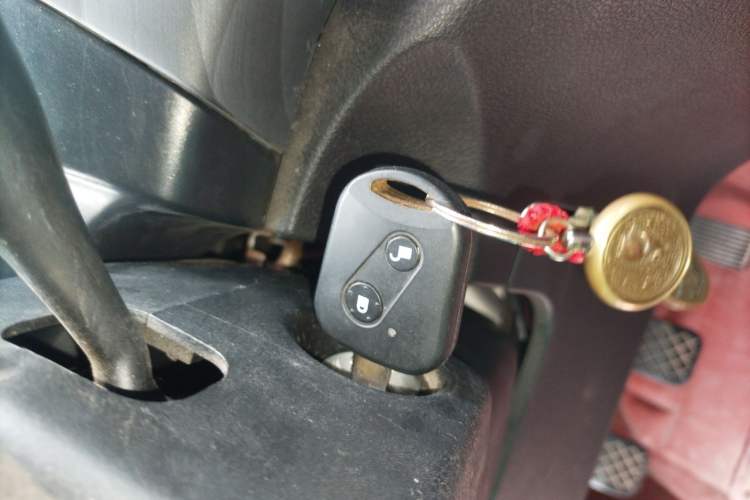 Used Jinbei Gold Hiace M Classic 2024 1.5L Engineering Lion Passenger Vehicle 6 Seats Interior 1
