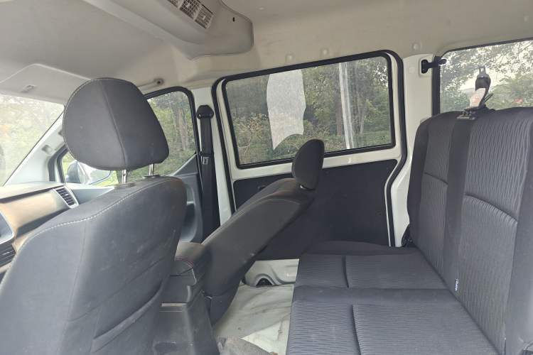 Used Jinbei Gold Hiace M Classic 2024 1.5L Engineering Lion Passenger Vehicle 6 Seats Interior 6