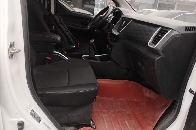 Used Jinbei Gold Hiace M Classic 2024 1.5L Engineering Lion Passenger Vehicle 6 Seats Right Front Seat