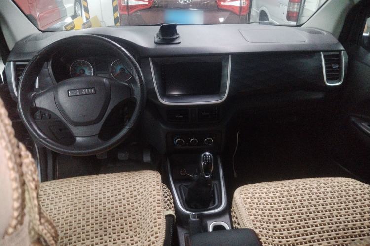 Used Jinbei Gold Hiace M Classic 2022 1.5L Engineering Lion Passenger Vehicle 5 Seats Center Console