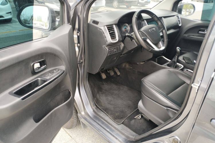 Used Jinbei Gold Hiace M Classic 2022 1.5L Travel Lion Passenger Van 6 Seats Driver Seat