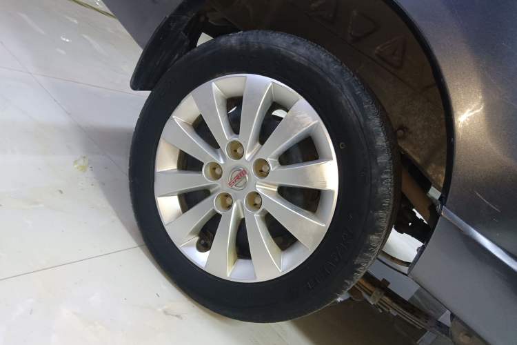 Used Jinbei Gold Hiace M Classic 2022 1.5L Engineering Lion Passenger Vehicle 5 Seats Exterior 8