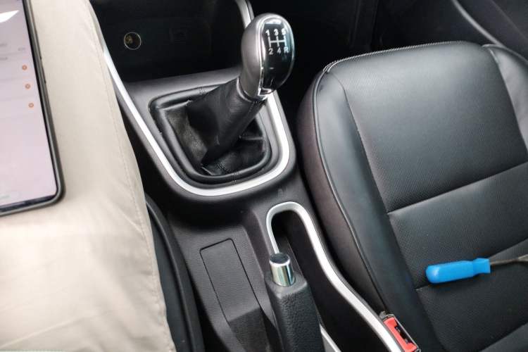 Used Jinbei Gold Hiace M Classic 2022 1.5L Travel Lion Passenger Van 6 Seats Gear Lever