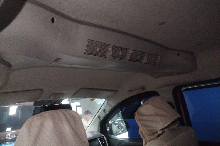 Used Jinbei Gold Hiace M Classic 2022 1.5L Engineering Lion Passenger Vehicle 5 Seats Headliner