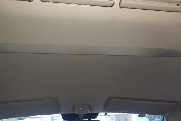 Used Jinbei Gold Hiace M Classic 2022 1.5L Engineering Lion Passenger Vehicle 5 Seats Headliner