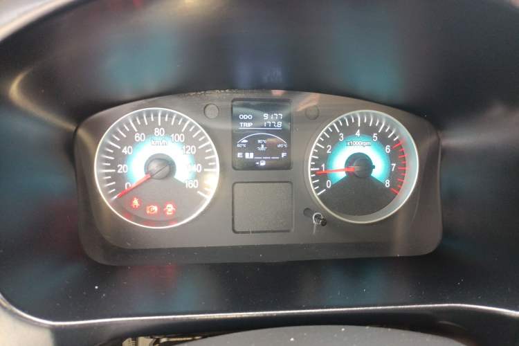 Used Jinbei Gold Hiace M Classic 2022 1.5L Travel Lion Passenger Van 7 Seats Instrument Cluster