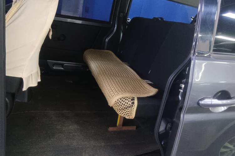 Used Jinbei Gold Hiace M Classic 2022 1.5L Engineering Lion Passenger Vehicle 5 Seats Interior 4