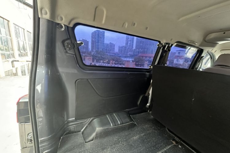 Used Jinbei Gold Hiace M Classic 2022 1.5L Engineering Lion Passenger Vehicle 5 Seats Interior 7