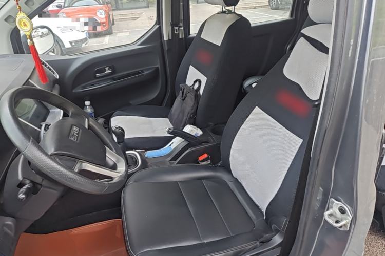 Used Jinbei Gold Hiace M Classic 2022 1.5L Travel Lion Passenger Van 7 Seats Left Front Seat