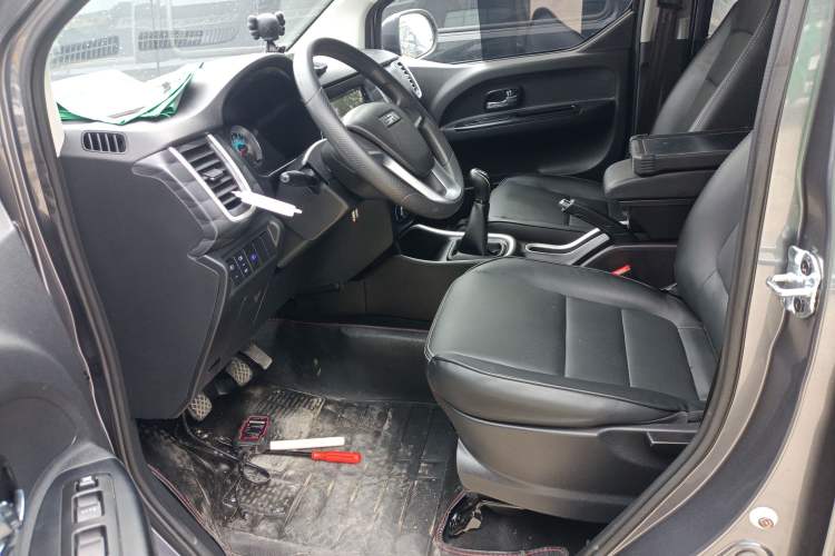 Used Jinbei Gold Hiace M Classic 2022 1.5L Travel Lion Passenger Van 7 Seats Left Front Seat