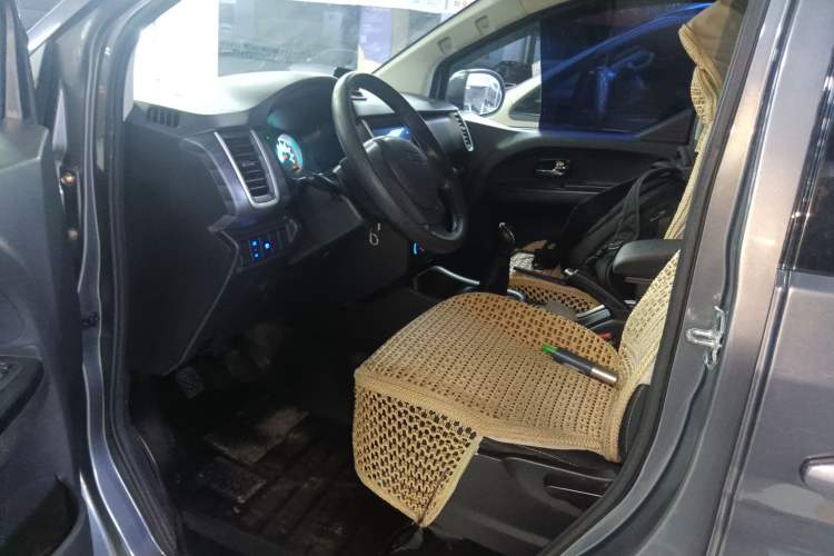 Used Jinbei Gold Hiace M Classic 2022 1.5L Engineering Lion Passenger Vehicle 5 Seats Left Front Seat
