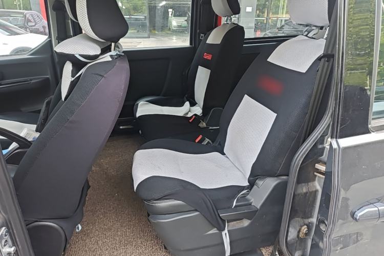 Used Jinbei Gold Hiace M Classic 2022 1.5L Travel Lion Passenger Van 7 Seats Left Rear Seat