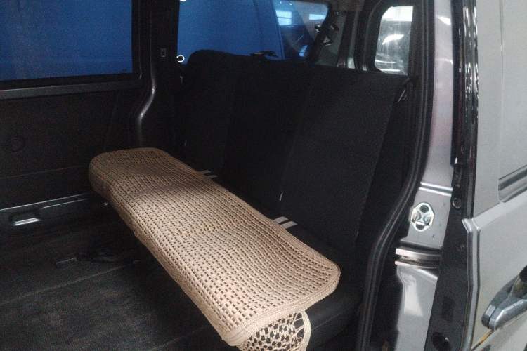 Used Jinbei Gold Hiace M Classic 2022 1.5L Engineering Lion Passenger Vehicle 5 Seats Left Rear Seat