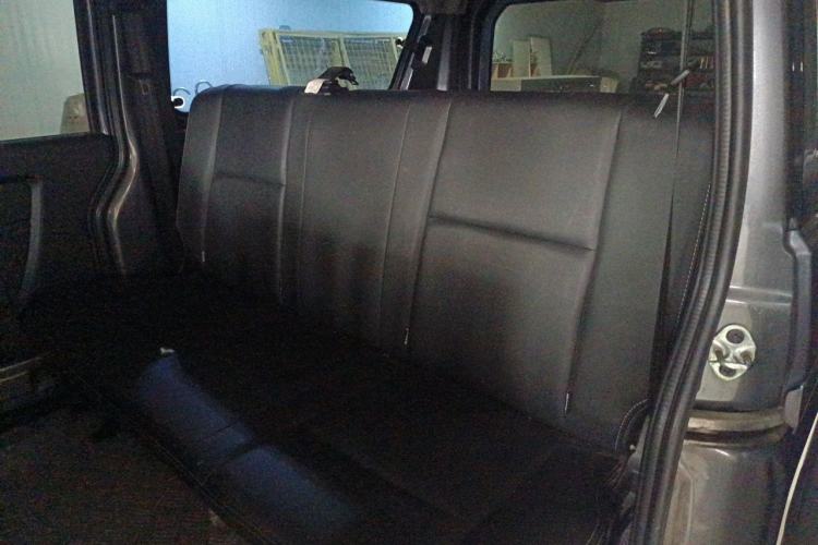Used Jinbei Gold Hiace M Classic 2022 1.5L Engineering Lion Passenger Vehicle 5 Seats Left Rear Seat