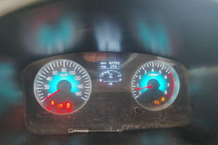 Used Jinbei Gold Hiace M Classic 2022 1.5L Engineering Lion Passenger Vehicle 5 Seats Odometer Close Up