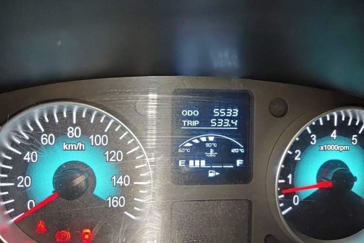 Used Jinbei Gold Hiace M Classic 2022 1.5L Travel Lion Passenger Van 6 Seats Odometer Close Up