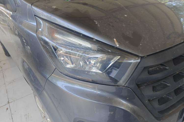Used Jinbei Gold Hiace M Classic 2022 1.5L Engineering Lion Passenger Vehicle 5 Seats Right Front Headlight