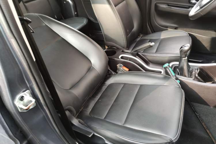 Used Jinbei Gold Hiace M Classic 2022 1.5L Travel Lion Passenger Vehicle 5 Seats Right Front Seat