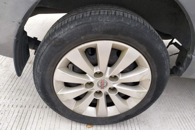 Used Jinbei Gold Hiace M Classic 2022 1.5L Travel Lion Passenger Van 6 Seats Right Rear Wheel Hub