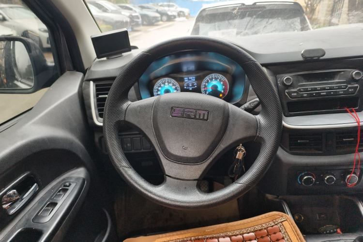 Used Jinbei Gold Hiace M Classic 2022 1.5L Engineering Lion Passenger Vehicle 6 Seats Steering Wheel