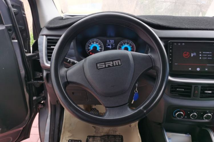 Used Jinbei Gold Hiace M Classic 2022 1.5L Engineering Lion Passenger Vehicle 6 Seats Steering Wheel
