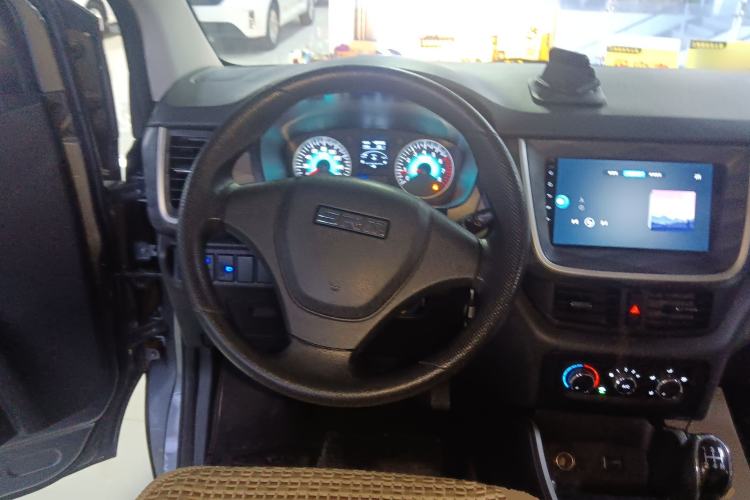 Used Jinbei Gold Hiace M Classic 2022 1.5L Engineering Lion Passenger Vehicle 5 Seats Steering Wheel