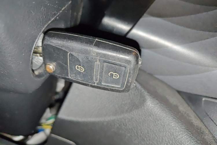 Used Jinbei Gold Hiace M Classic 2022 1.5L Travel Lion Passenger Van 6 Seats Vehicle Key
