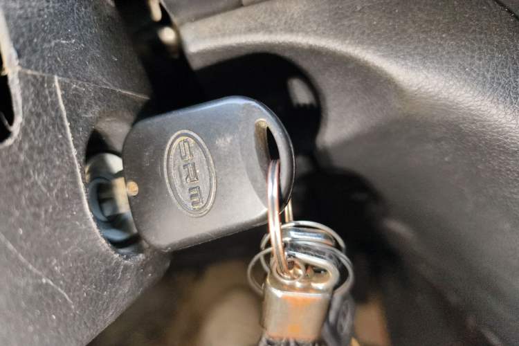 Used Jinbei Gold Hiace M Classic 2022 1.5L Engineering Lion Passenger Vehicle 6 Seats Vehicle Key