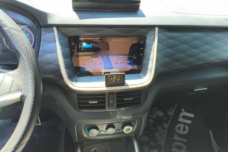 Used Jinbei Gold Hiace M Classic 2022 1.5L Travel Lion Passenger Van 7 Seats Audio And AC Panel