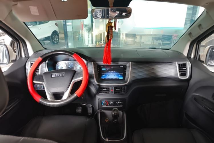 Used Jinbei Gold Hiace M Classic 2022 Panda Edition 1.5L Travel Lion Passenger Van 6 Seats Center Console