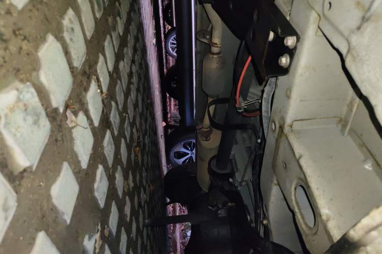 Used Jinbei Gold Hiace M Classic 2022 1.5L Engineering Lion Passenger Vehicle 6 Seats Chassis Front Left