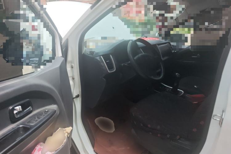 Used Jinbei Gold Hiace M Classic 2022 1.5L Travel Lion Passenger Vehicle 5 Seats Driver Seat