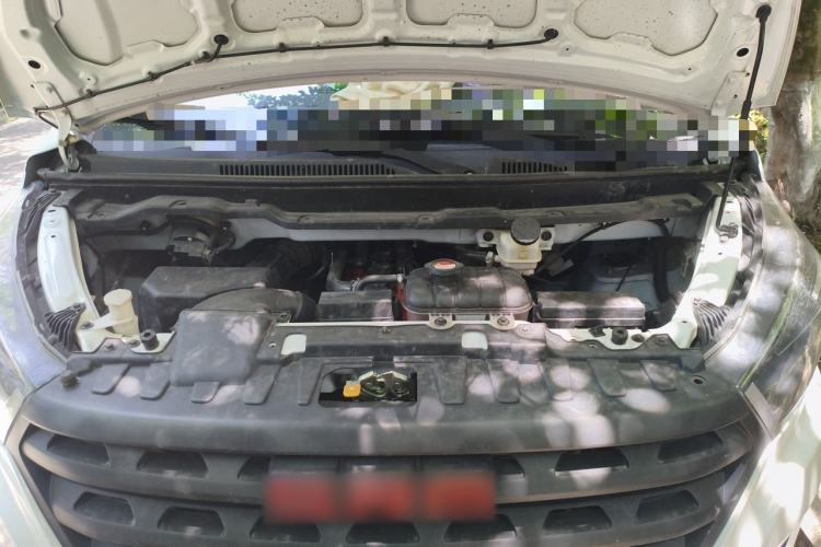 Used Jinbei Gold Hiace M Classic 2022 1.5L Engineering Lion Passenger Vehicle 5 Seats Engine Bay