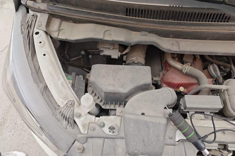 Used Jinbei Gold Hiace M Classic 2022 1.5L Travel Lion Passenger Van 6 Seats Engine Bay Right