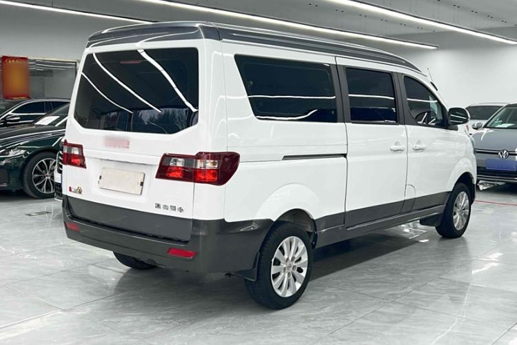 Used Jinbei Gold Hiace M Classic 2022 Panda Edition 1.5L Engineering Lion Passenger Van 6 Seats Exterior 1