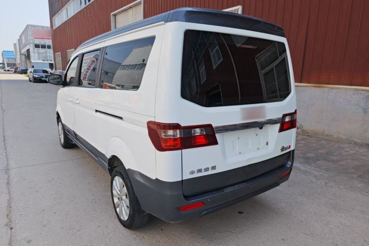 Used Jinbei Gold Hiace M Classic 2022 Panda Edition 1.5L Travel Lion Passenger Van 5 Seats Exterior 2