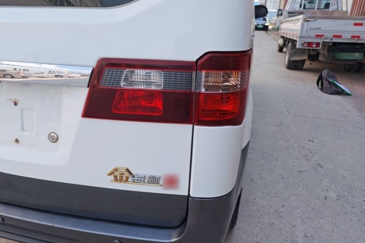 Used Jinbei Gold Hiace M Classic 2022 Panda Edition 1.5L Travel Lion Passenger Van 5 Seats Exterior 3