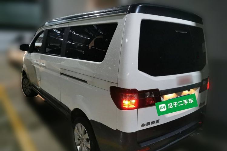 Used Jinbei Gold Hiace M Classic 2022 Panda Edition 1.5L Travel Lion Passenger Van 6 Seats Exterior 3